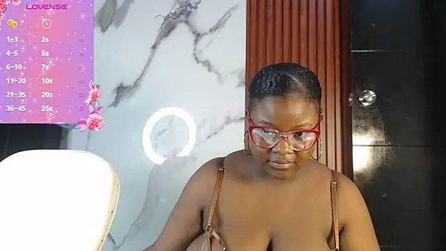 Snapshot of Kim_Browns chatting on May 2026 02:28:01 AM Kim Browns online show from May 2026 02:28:01 AM