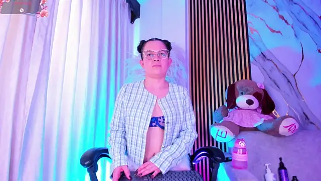 alejagarcia  online show from May 2026 08:36:01 PM