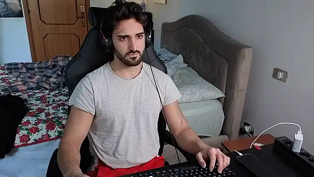 Snapshot of Al3xox02 chatting on January 2026 03:05:01 PM Al3xox02 online show from January 2026 03:05:01 PM