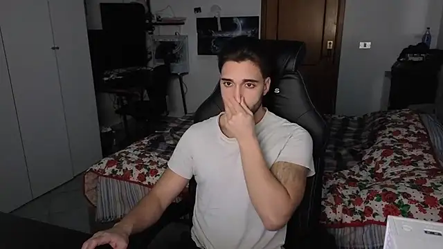 Snapshot of Al3xox02 chatting on January 2026 07:56:02 PM Al3xox02 online show from January 2026 07:56:02 PM