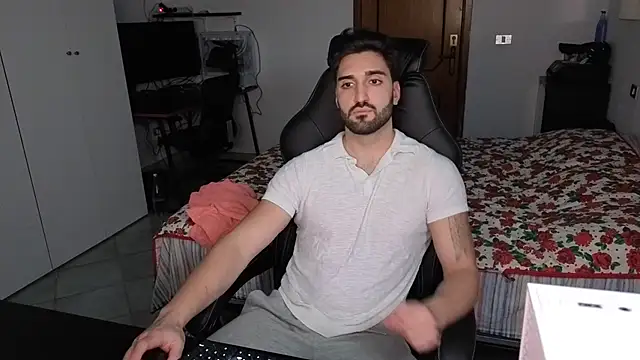 Snapshot of Al3xox02 chatting on February 2026 08:45:02 PM Al3xox02 online show from February 2026 08:45:02 PM