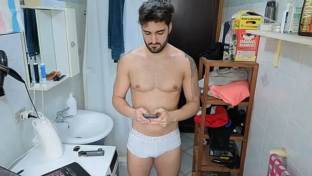 Snapshot of Al3xox02 chatting on February 2026 09:21:02 AM Al3xox02 online show from February 2026 09:21:02 AM