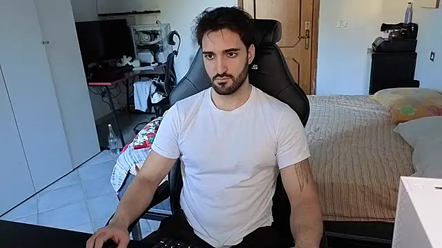 Snapshot of Al3xox02 chatting on February 2026 12:17:01 PM Al3xox02 online show from February 2026 12:17:01 PM