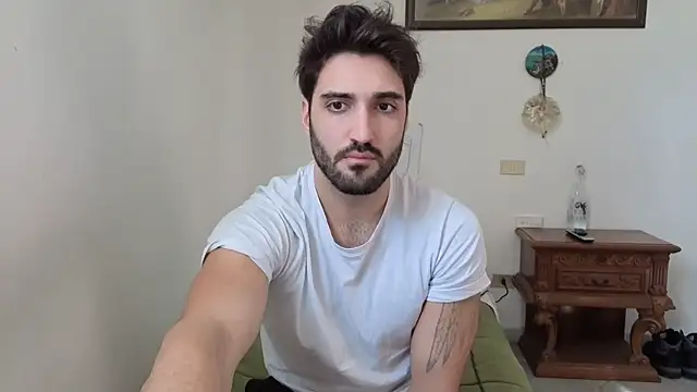 Snapshot of Al3xox02 chatting on February 2026 02:04:02 PM Al3xox02 online show from February 2026 02:04:02 PM