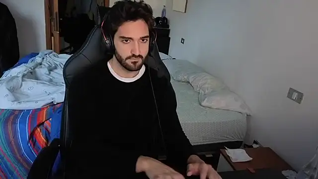 Al3xox02 online show from April 2026 10:27:01 AM