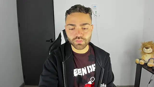 Nathan Ryder online show from November 2025 07:39:01 AM