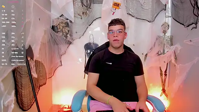 alex boyy online show from October 2025 06:54:02 PM