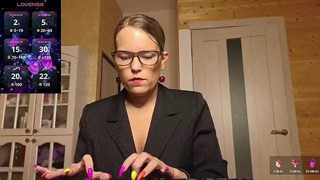 Snapshot of Lady_Shine chatting on October 2025 03:48:02 AM Lady Shine online show from October 2025 03:48:02 AM