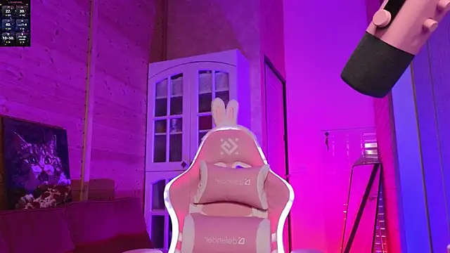 Lady Shine online show from May 2026 06:17:02 PM