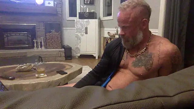 Muscledick40 online show from April 2026 02:14:01 AM