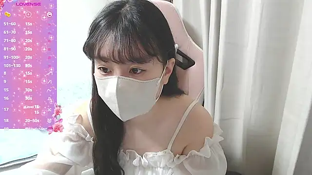 Snapshot of hinako08 chatting on December 2025 10:05:01 PM hinako08 online show from December 2025 10:05:01 PM