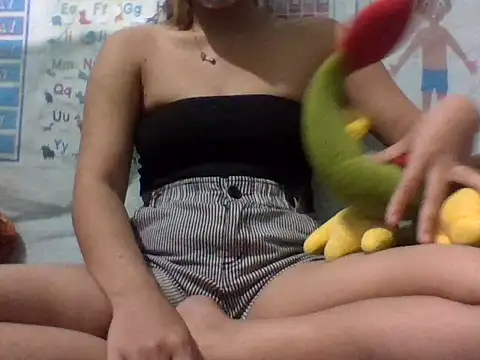 Hot Lina31 online show from May 2026 04:38:01 PM