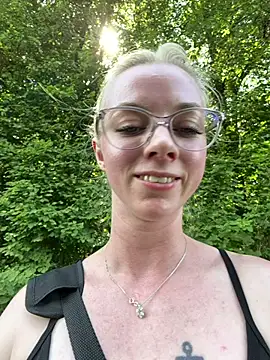 LinaLeana online show from June 2026 12:42:01 PM