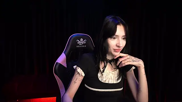 Snapshot of Trix_Void chatting on October 2025 06:33:01 AM Trix Void online show from October 2025 06:33:01 AM