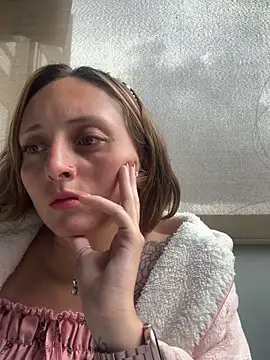 Mia dca online show from November 2025 08:53:02 PM