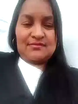 Snapshot of lucia00xx chatting on October 2025 10:49:01 AM lucia00xx online show from October 2025 10:49:01 AM