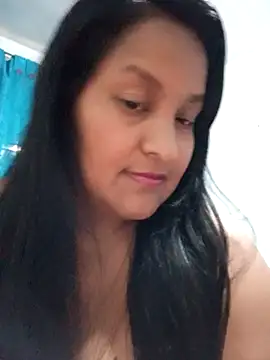 Snapshot of lucia00xx chatting on November 2025 01:39:01 AM lucia00xx online show from November 2025 01:39:01 AM