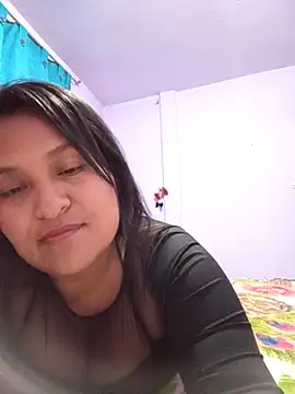 Snapshot of lucia00xx chatting on February 2026 02:43:02 AM lucia00xx online show from February 2026 02:43:02 AM