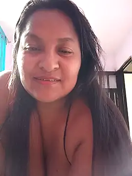 Snapshot of lucia00xx chatting on February 2026 10:08:01 PM lucia00xx online show from February 2026 10:08:01 PM