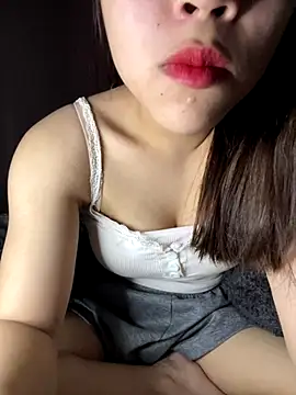 Snapshot of Lyly69699 chatting on December 2025 03:39:02 PM Lyly69699 online show from December 2025 03:39:02 PM