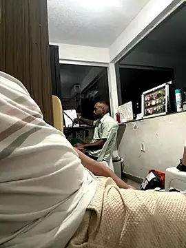 Snapshot of B-38 chatting on November 2025 11:14:02 PM B-38 online show from November 2025 11:14:02 PM