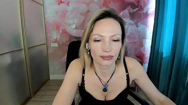 AlinaMoor online show from March 2026 07:30:02 AM