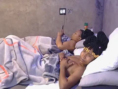 petite queenx online show from October 2025 02:04:02 AM