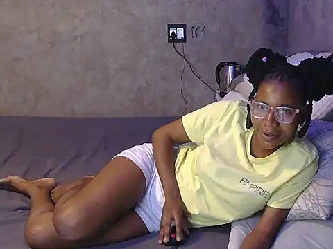 petite queenx online show from October 2025 02:42:02 PM