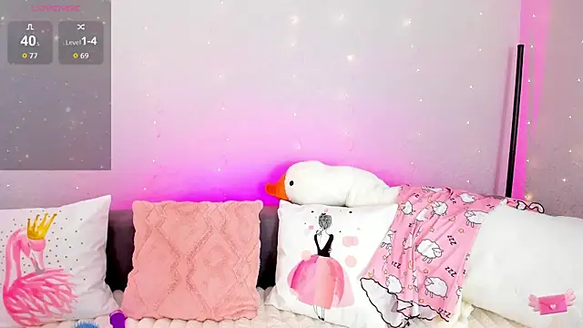 Evarey  online show from April 2026 04:39:01 AM