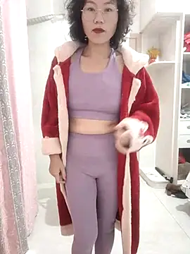 nini10052025 online show from November 2025 01:00:02 AM