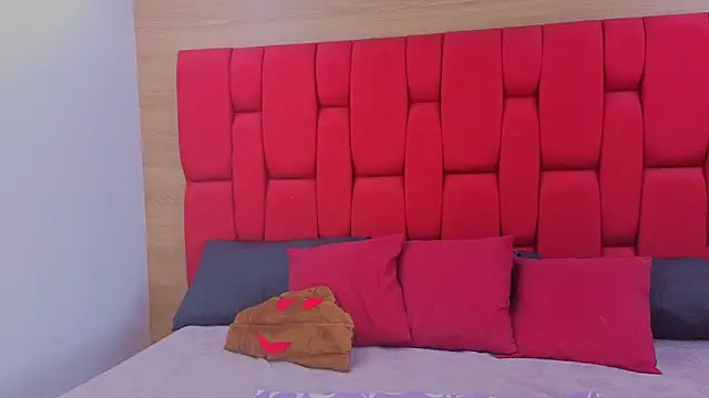 Snapshot of Abby-horny chatting on December 2025 09:31:02 PM Abby-horny online show from December 2025 09:31:02 PM