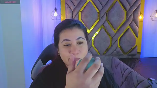 Addyy 02 online show from December 2025 02:06:02 AM