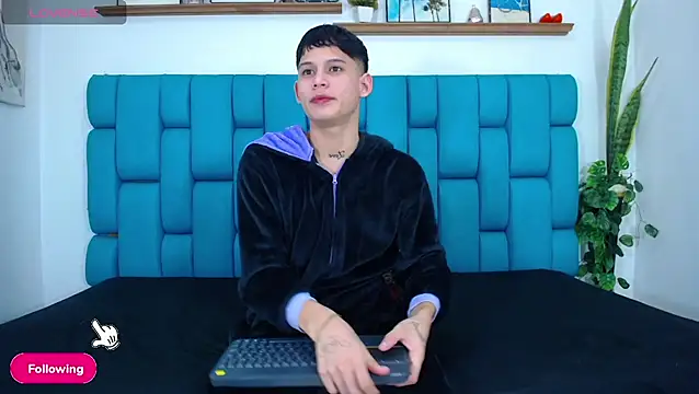 Brian hot online show from April 2026 06:42:01 PM