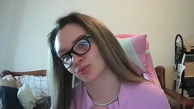 Snapshot of Caymira chatting on February 2026 02:00:02 PM Caymira online show from February 2026 02:00:02 PM