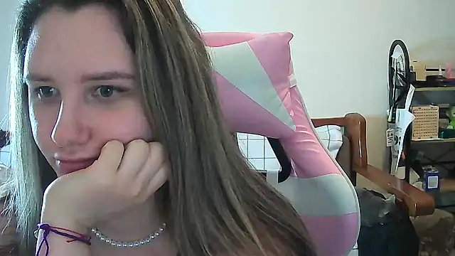 Snapshot of Caymira chatting on February 2026 05:28:02 PM Caymira online show from February 2026 05:28:02 PM