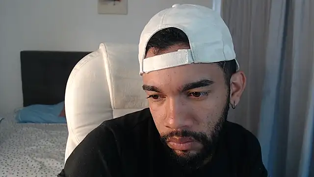 Snapshot of andresnoir_ chatting on November 2025 01:45:01 PM andresnoir online show from November 2025 01:45:01 PM