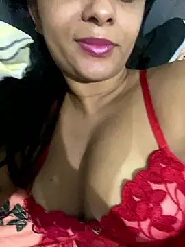 Brunamorenago online show from January 2026 01:44:01 AM