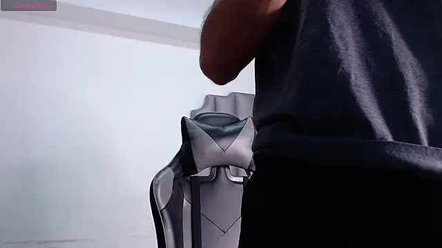 Rurik Jones online show from October 2025 12:01:02 PM