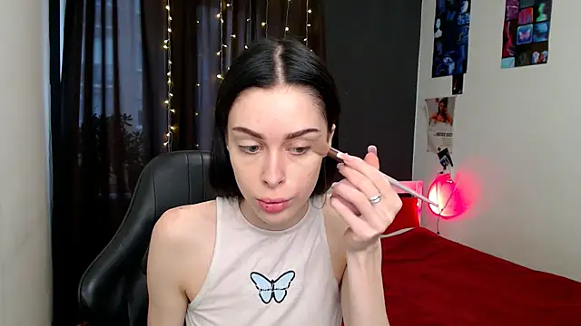 ariel is on vacation online show from October 2025 01:46:02 PM