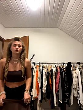 goddesemiiyy online show from October 2025 10:32:02 PM