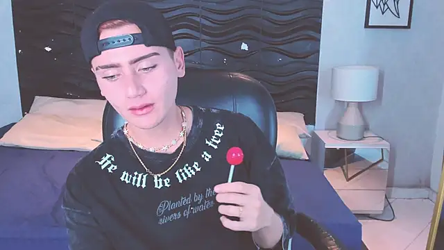 Snapshot of Alex_Millerss chatting on December 2025 12:38:02 AM Alex Millerss online show from December 2025 12:38:02 AM