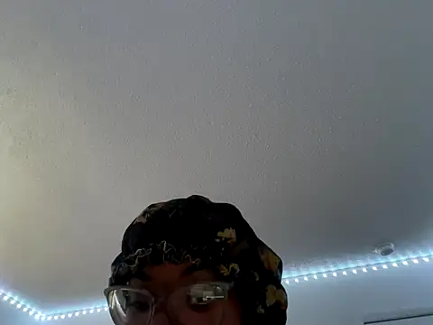 twerkaholic120 online show from November 2025 05:14:01 PM