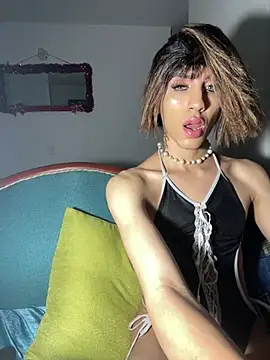 SiaraRealist online show from March 2026 02:05:02 AM