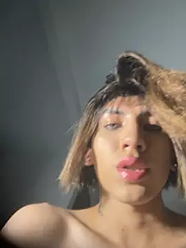 SiaraRealist online show from March 2026 12:16:01 AM