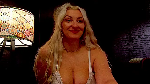 LeticiaReys online show from February 2026 02:21:02 PM