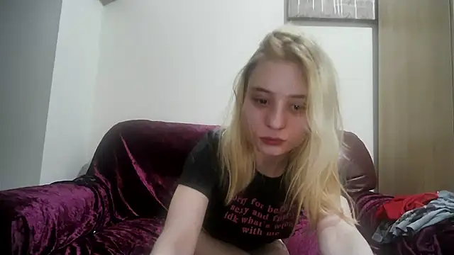 Snapshot of cinnamon-xx chatting on May 2026 01:34:02 AM cinnamon-xx online show from May 2026 01:34:02 AM