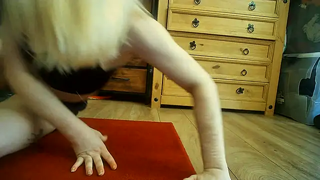 cinnamon-xx online show from July 2026 03:56:01 PM