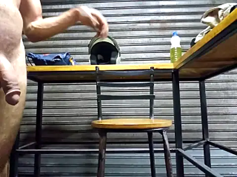 Snapshot of Racso100 chatting on February 2026 11:43:01 PM Racso100 online show from February 2026 11:43:01 PM