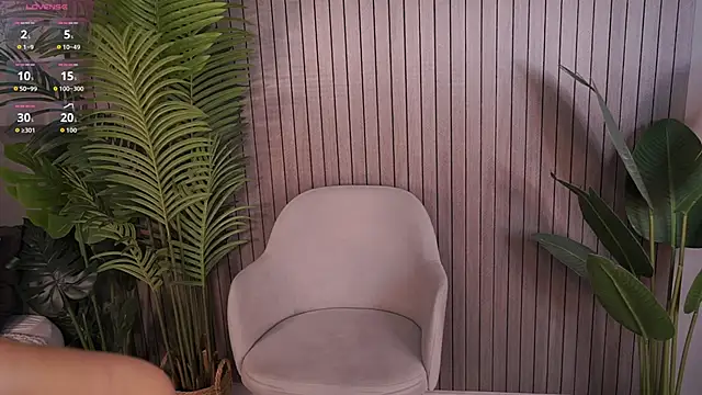 Snapshot of lorapalmerry chatting on October 2025 03:01:02 PM lorapalmerry online show from October 2025 03:01:02 PM