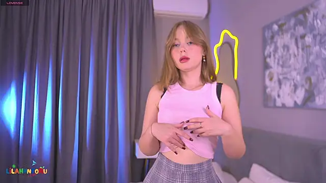 Snapshot of lorapalmerry chatting on December 2025 02:11:01 PM lorapalmerry online show from December 2025 02:11:01 PM